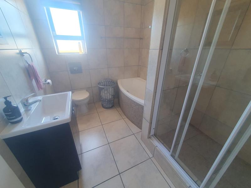 4 Bedroom Property for Sale in Franskraal Western Cape